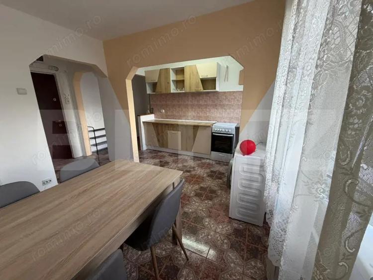 Apartament cu 3 camere decomandat în Rogerius