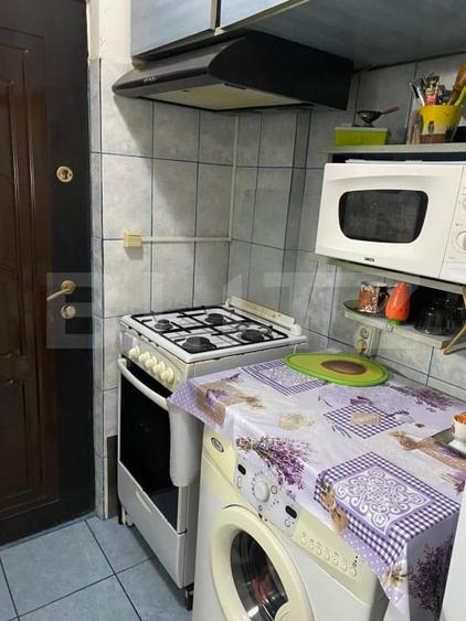 Garsonieră decomandată, mobilată în Micro 21