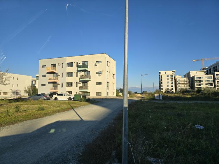 Teren Construcții intravilan de 600 mp, în Nord