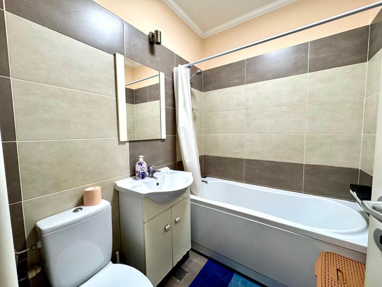 Apartament cu 2 camere semidecomandat, mobilat în Central
