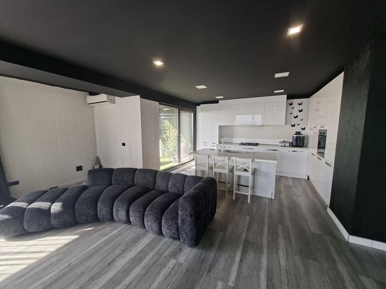 Apartament cu 3 camere în Faleza Nord