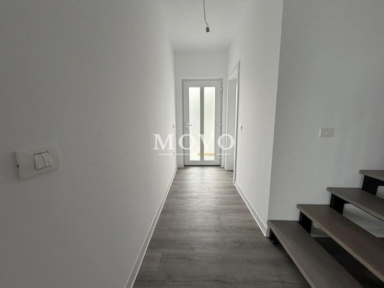 Duplex cu 4 camere cu Canalizare în Utvin