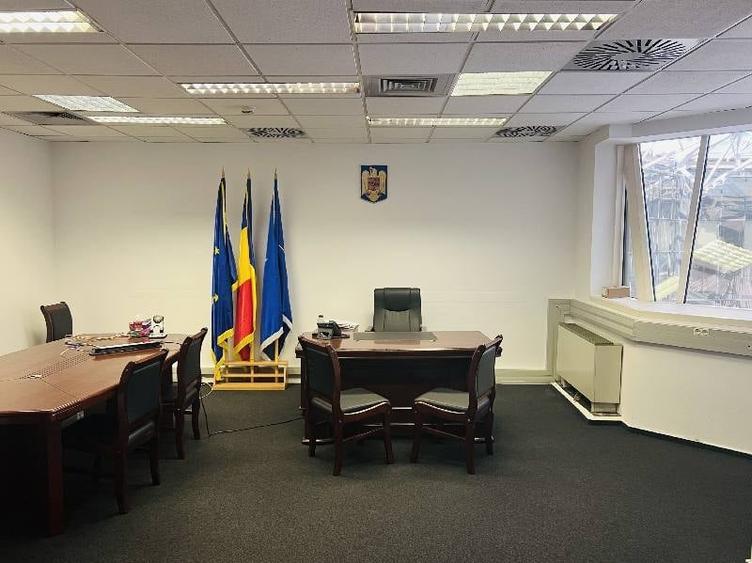 Birou, de 2,500 mp, în P-ta Presei Libere
