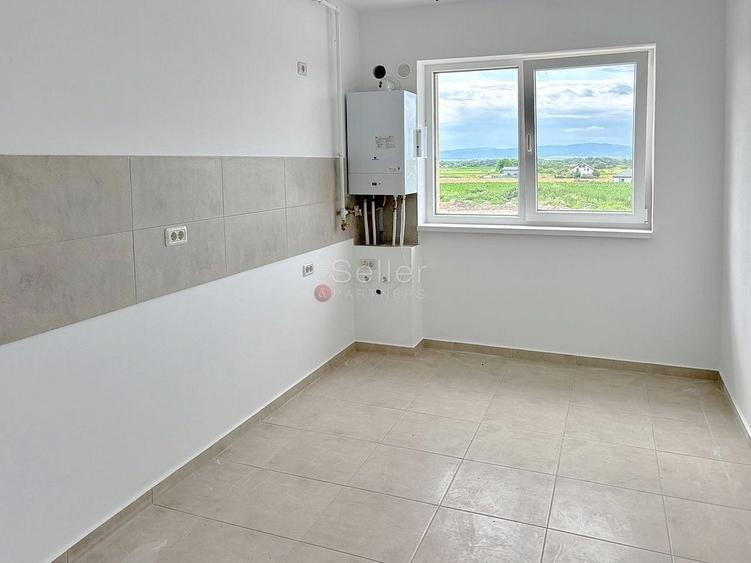 Apartament cu 3 camere decomandat în Sânpetru