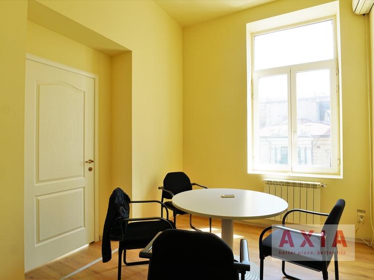 Birou, de 193 mp, în Universitate