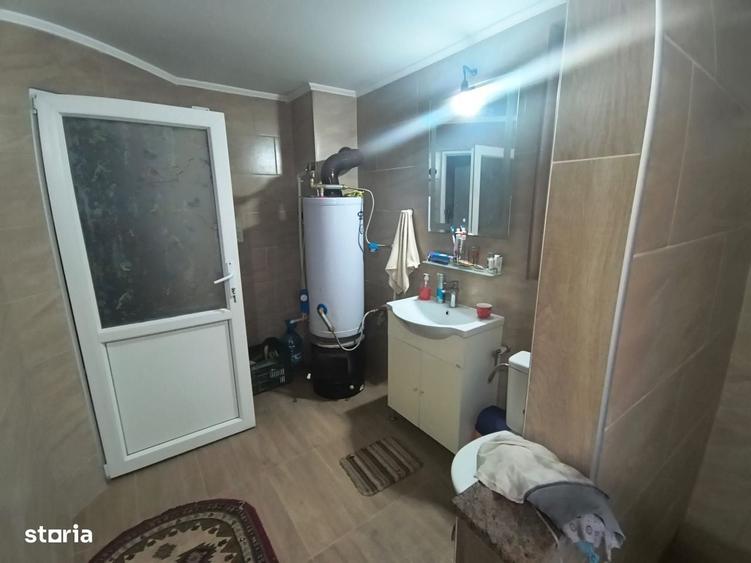 Casă cu 4 camere în Fetești