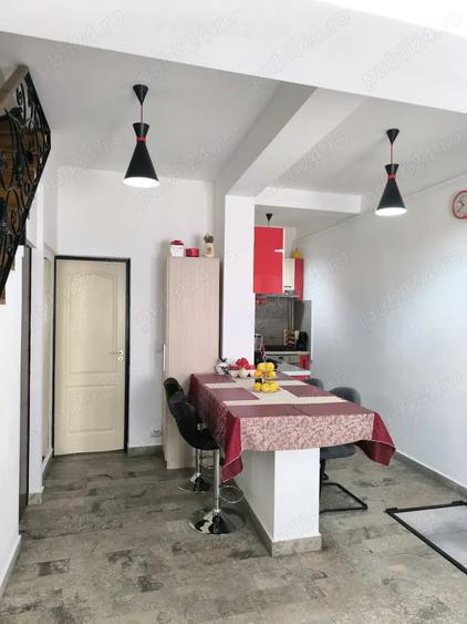 Casă cu 4 camere în Central