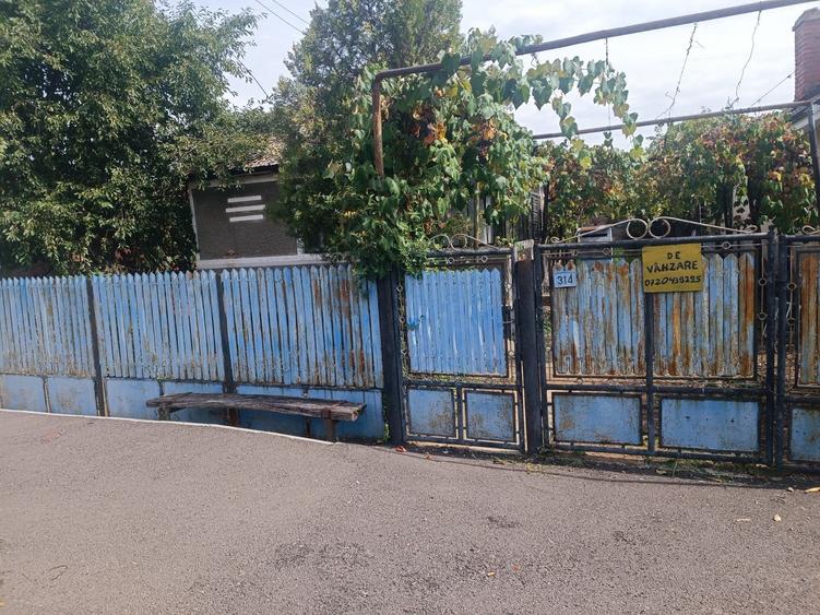 Casă cu 4 camere în Florești