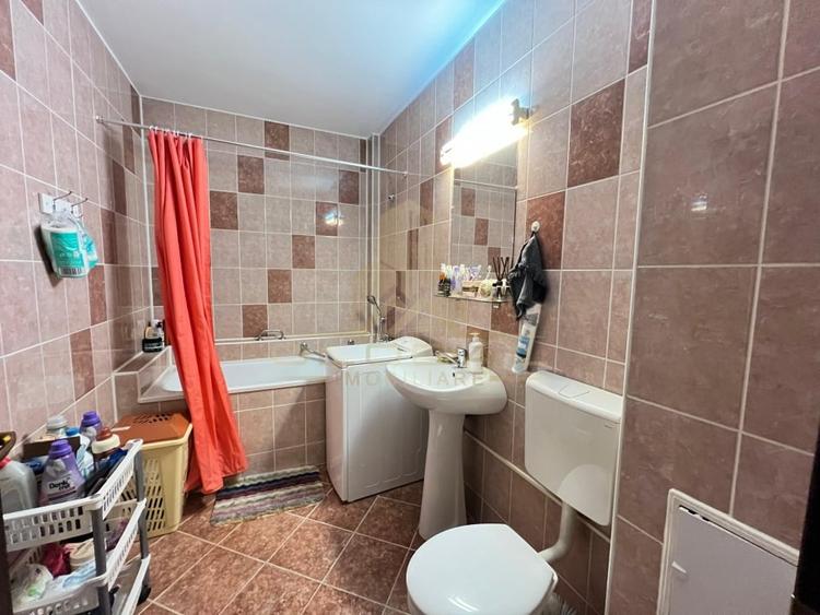Apartament cu 2 camere semidecomandat, mobilat în Bună Ziua