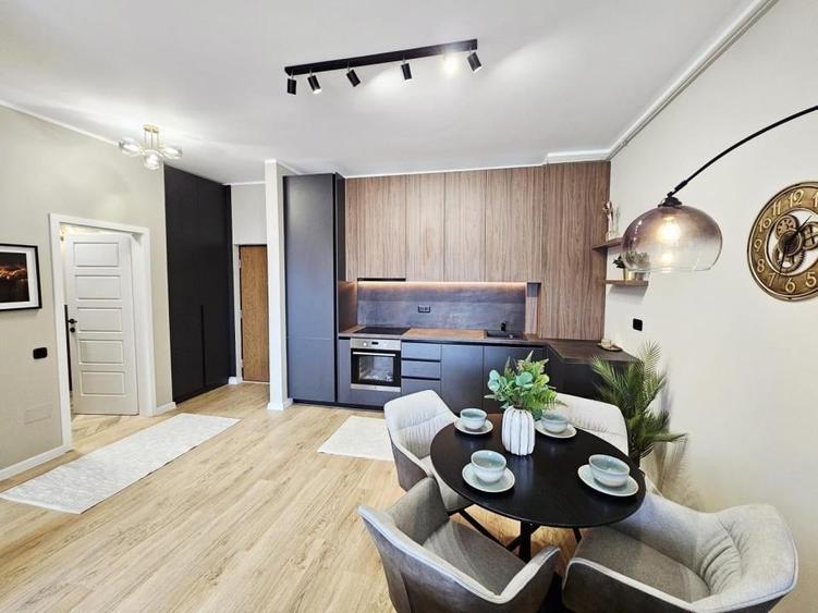 Apartament ultrafinisat cu 2 camere,etaj intermediar, zona eroilor - 16