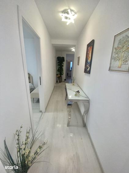 Apartament cu 3 camere decomandat în Bucium