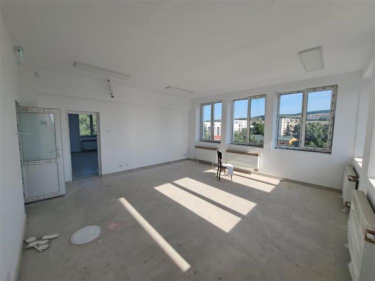 Birou, de 200 mp, în Dâmbul Rotund
