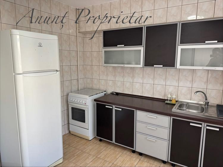 Apartament cu 4 camere semidecomandat în Moșilor