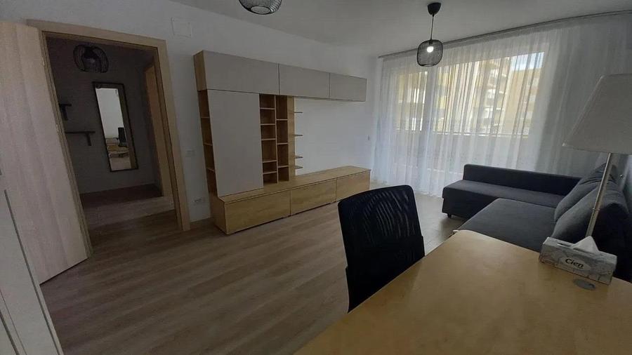 Garsonieră decomandată, mobilată în Astra