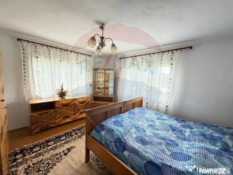 Casă cu 5 camere cu Teren 1056 Mp în Șaru Dornei