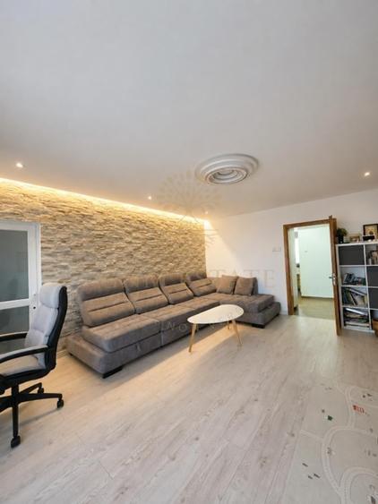 Apartament cu 3 camere decomandat, mobilat în Unirii