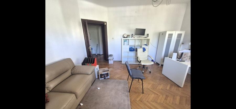 Apartament decomandat în Romană