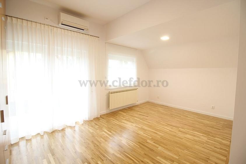 Casă individuală cu 7 camere cu Piscina în Iancu Nicolae