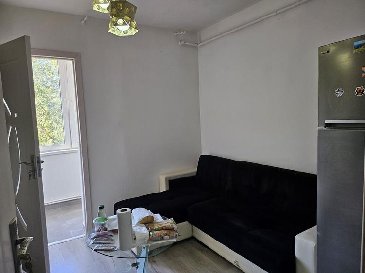 Apartament cu 3 camere decomandat în Viitorului