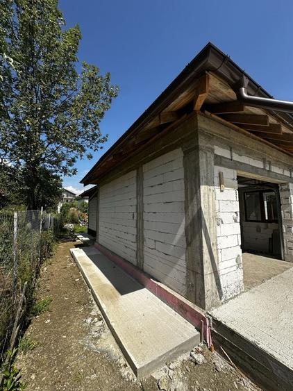 Casă cu 3 camere în Poiana