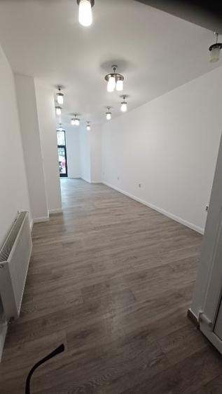 Spațiu comercial, de 35 mp, în Central