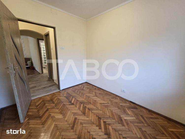 Apartament cu 4 camere decomandat în Central