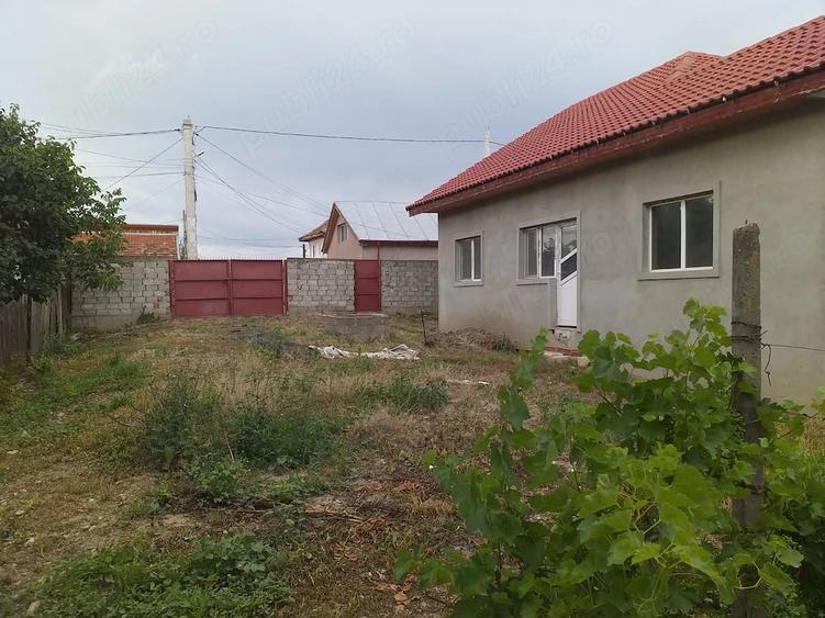Casă cu Teren 1000 Mp în Mătești