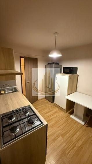 Apartament cu 2 camere semidecomandat, mobilat în Torontalului
