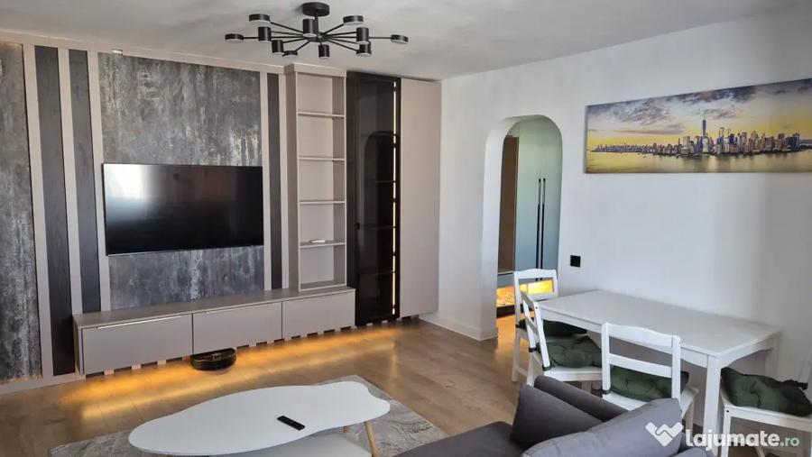 Apartament cu 3 camere semidecomandat, mobilat în Colentina