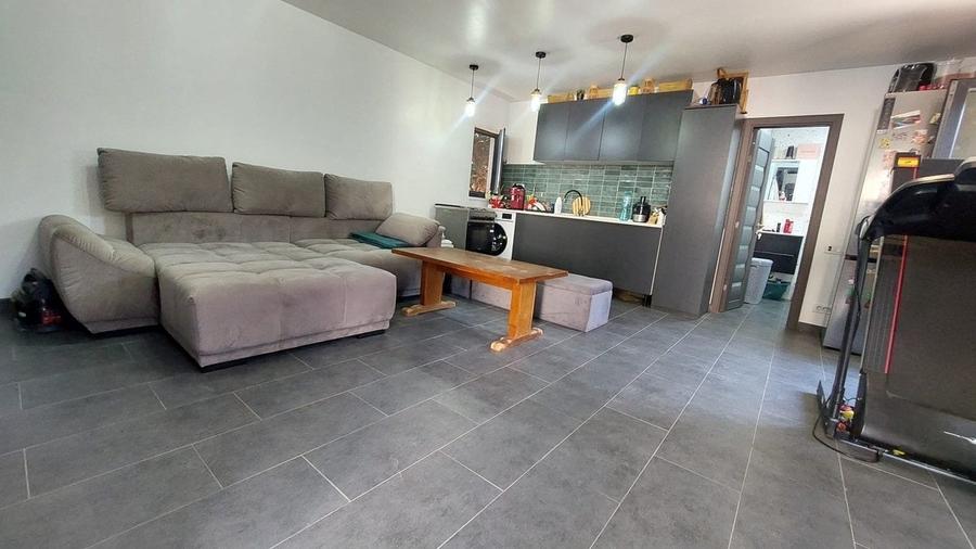 Casă cu 3 camere cu Teren 821 Mp în Zețarilor