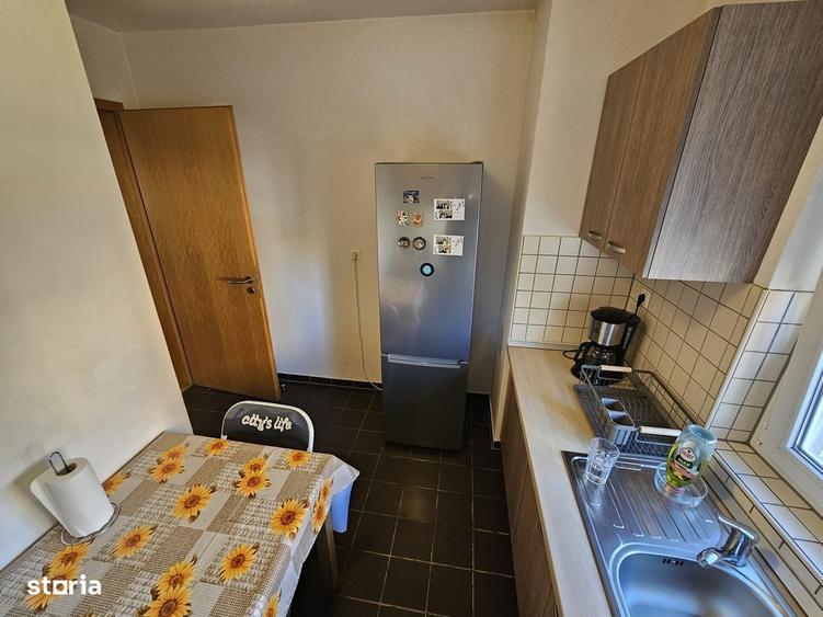 Apartament cu 3 camere semidecomandat în Central