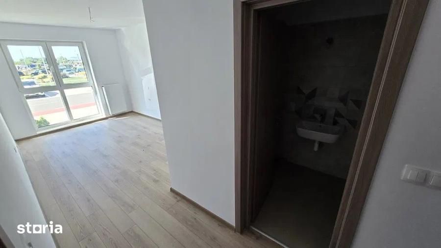 Apartament cu 4 camere decomandat în Libertății
