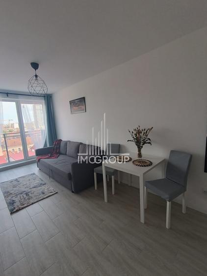 Apartament cu 2 camere semidecomandat, mobilat în Central