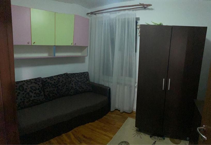Apartament cu 3 camere în Pandurilor