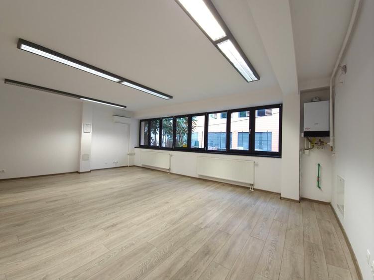 Birou, de 62.900001525879 mp, în Central