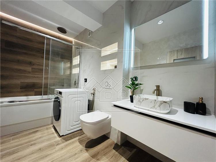 Apartament cu 2 camere decomandat în Exterior Sud