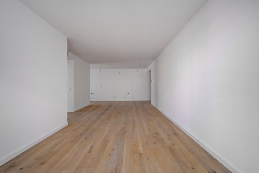 Apartament cu 3 camere semidecomandat în Sisești
