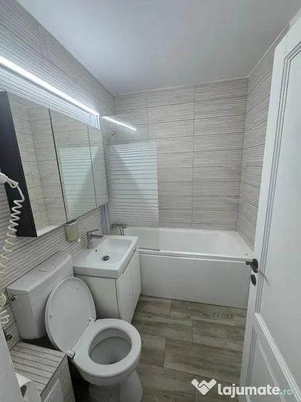 Apartament cu 3 camere decomandat în Tomis II