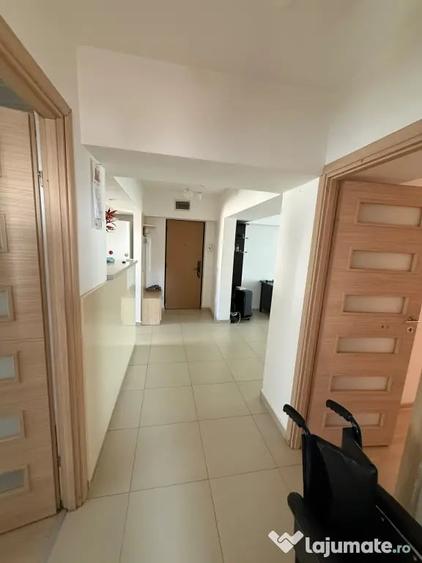 Apartament cu 3 camere decomandat în Mihai Bravu