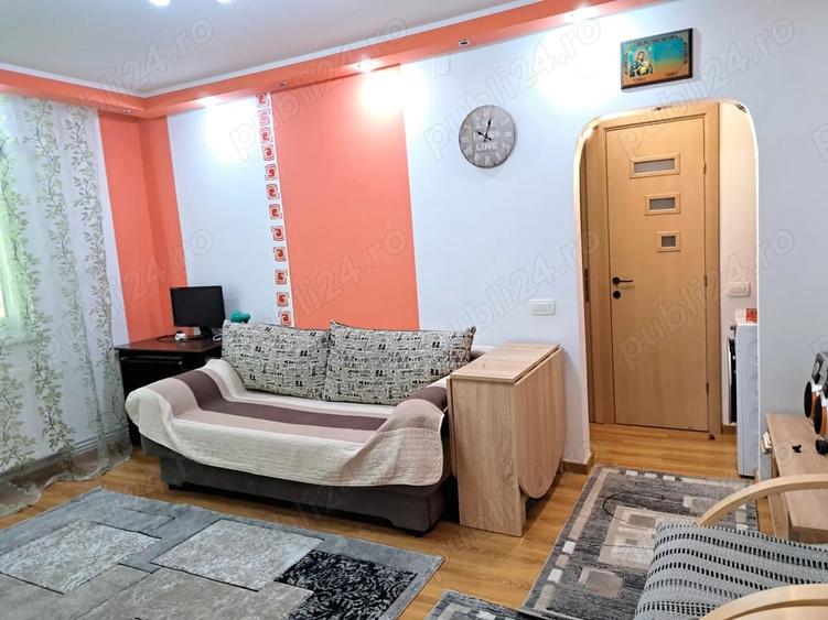 Apartament cu 2 camere semidecomandat în Griviței