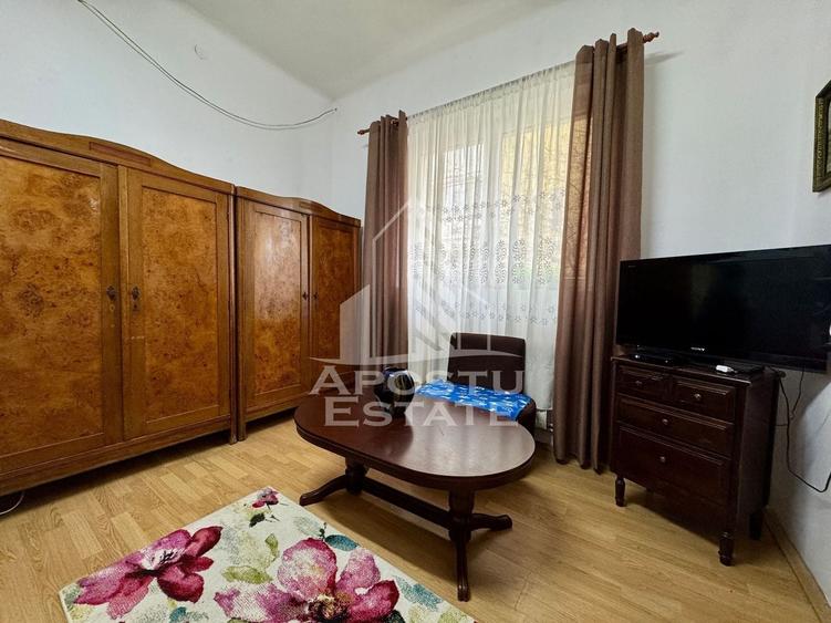 Duplex cu 7 camere cu Canalizare în Lipovei