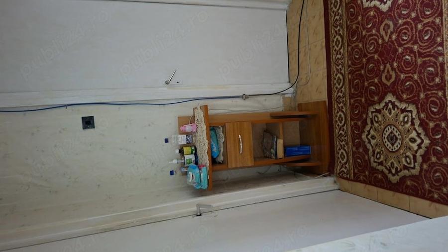 Apartament cu 3 camere decomandat în Pajura