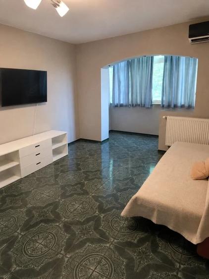 Apartament 4 camere semidecomandat, etaj 2/4, zona Rovine - 2