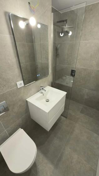 Apartament cu 3 camere decomandat în Exterior Vest
