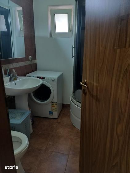 Casă cu 5 camere cu Teren 900 Mp în Central