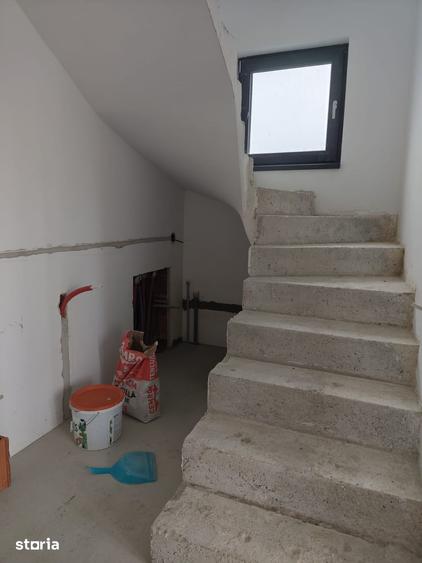 Casă cu 4 camere cu Teren 532 Mp în Central