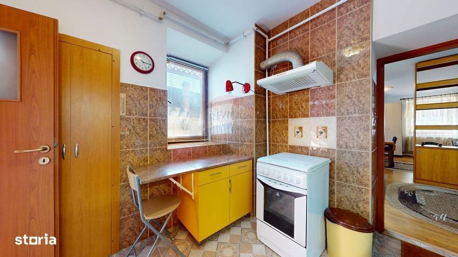 Casă cu 3 camere cu Teren 1049 Mp în Central