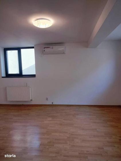 Spațiu comercial, de 80 mp, în Moșilor