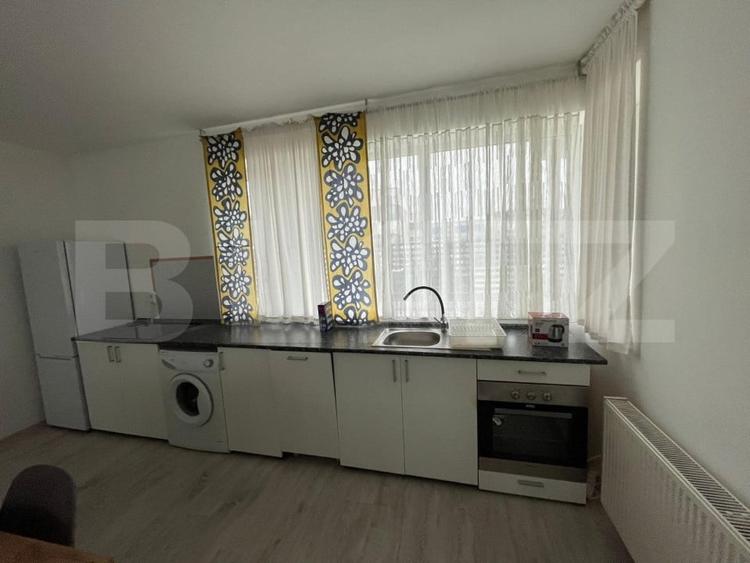 Apartament cu 3 camere decomandat, mobilat în Cârcea