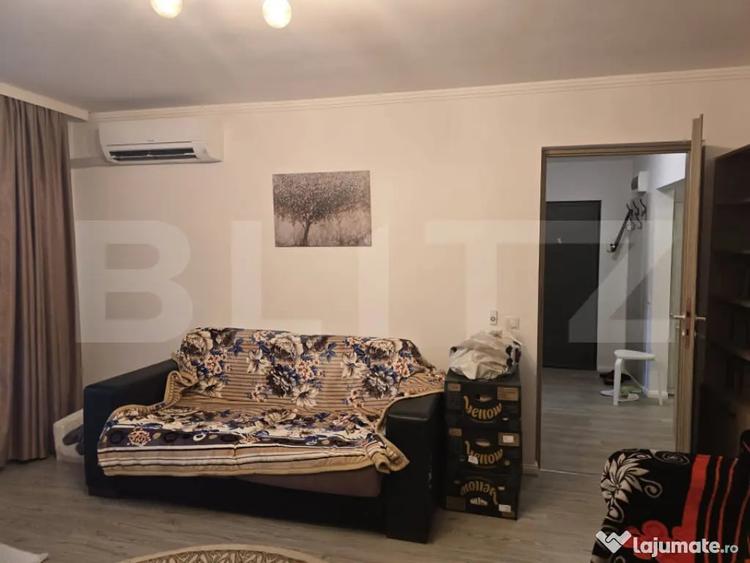 Apartament cu 3 camere decomandat în Micro 16